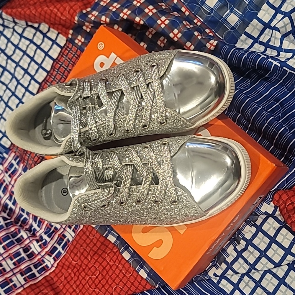 Lucky Step Glitter Sneaker